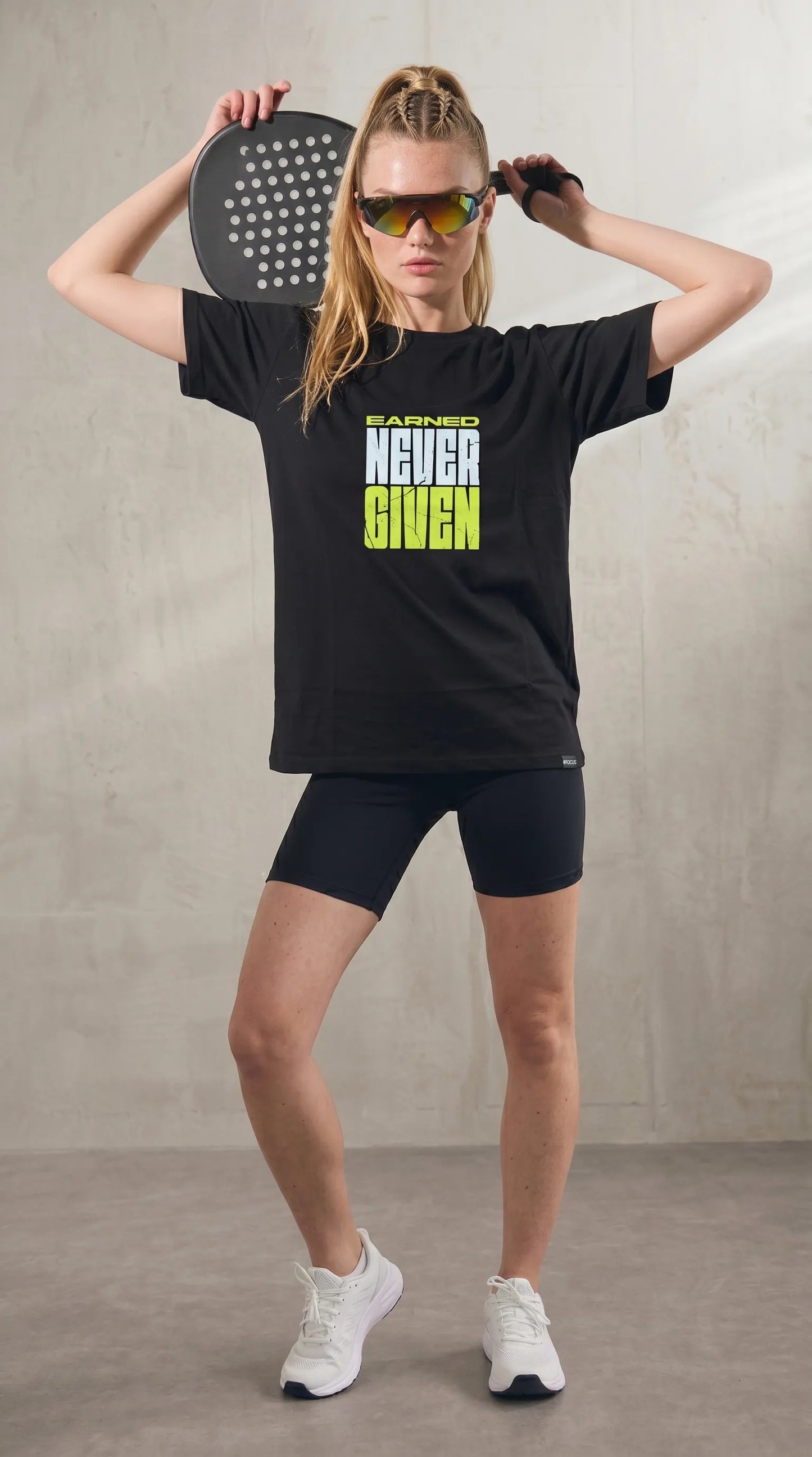 T-Shirt NEVER GIVEN Damen – REPBORN