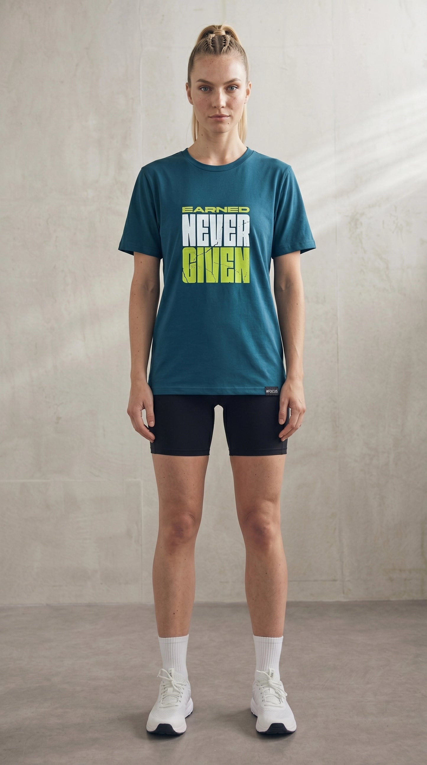T-Shirt NEVER GIVEN Damen – REPBORN